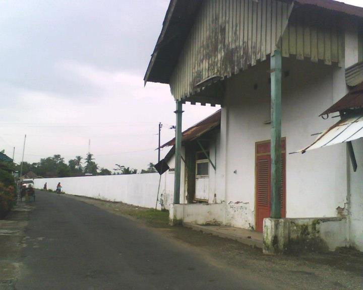 HISTORY AND LEGACY OF KEBUMEN: PABRIK MINYAK KELAPA SARI 