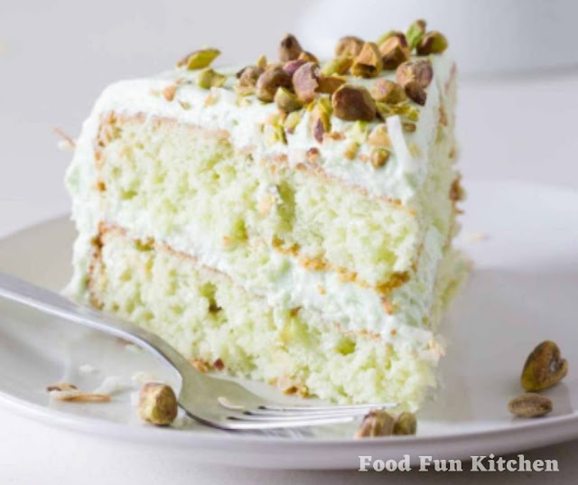 COCONUT AND PISTACHIO PUDDING CAKE