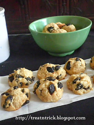 Rock Cakes Eggless Recipe  @ treatntrick.blogspot.com