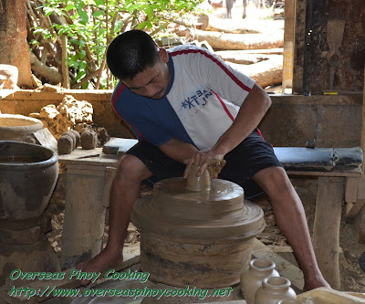 Pagburnayan; A potter at work