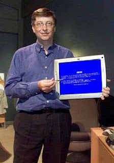 Old picture of Bill Gates holding BSOD
