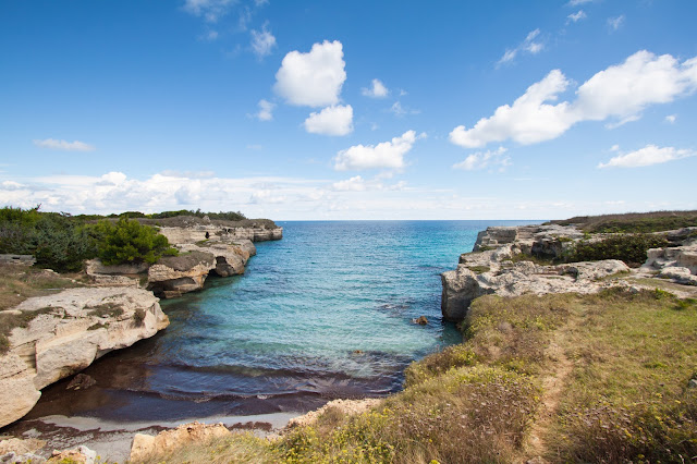 Grotta della poesia a Roca Vecchia