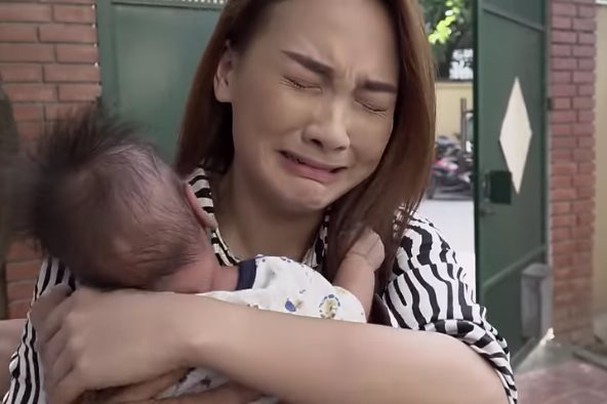 Không thương con dâu đã đành, ngày đầy tháng cháu mà bố mẹ chồng có hành động vô cùng quá quắt
