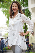 Lakshmi Manchu latest photo shoot gallery-thumbnail-21