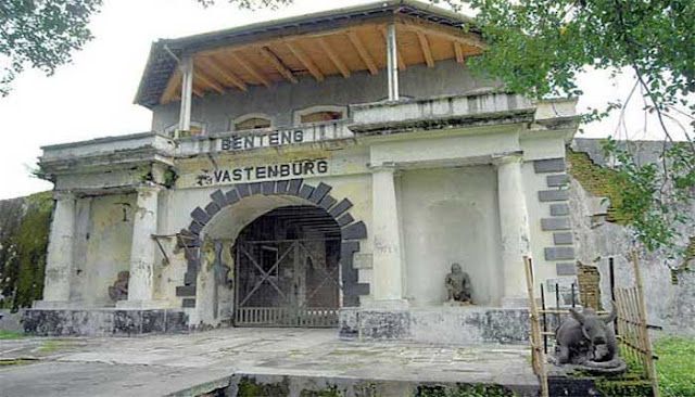  Kunjungan wisatawan ke Kota Solo semakin meningkat 10 TEMPAT WISATA MENARIK DI KOTA SOLO