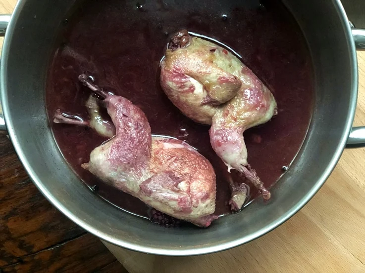 Codornices en escabeche de frutos rojos