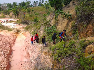 Mendaki gunung lewati lembah...