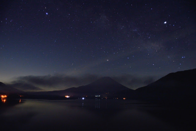 本栖湖　星空