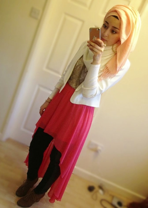 Beautifull Hijab Coklat Mocca  Atasan putih dengan Rok  Pink
