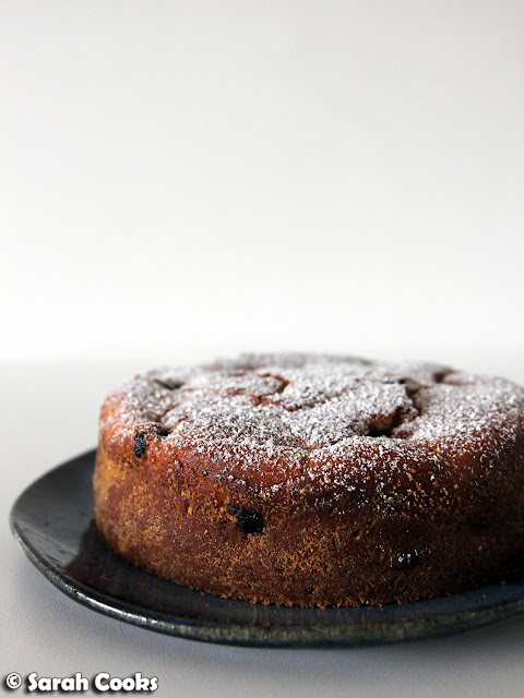 Little lemon and blueberry ricotta cake