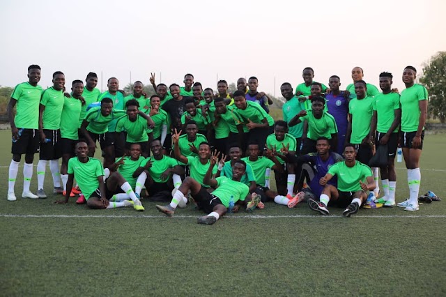 Ahmed Musa Visits Flying Eagles in Abuja