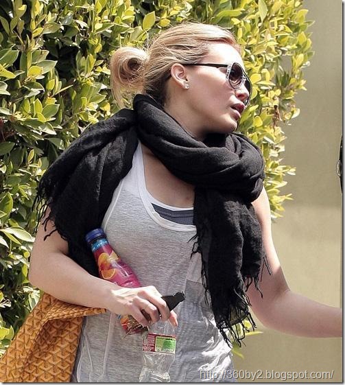 HilaryDuff_NiceFun_14_935_00