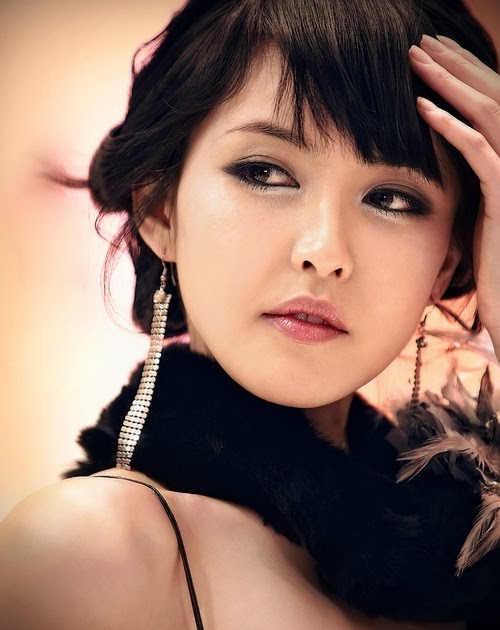 Kang Yui ! A top Korean Race Queen and model  Asian Gallery