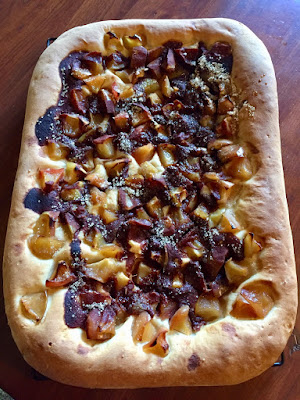 sourdough-apple-cinnamon flatbread