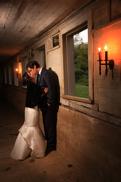 bride and groom mount vernon farm