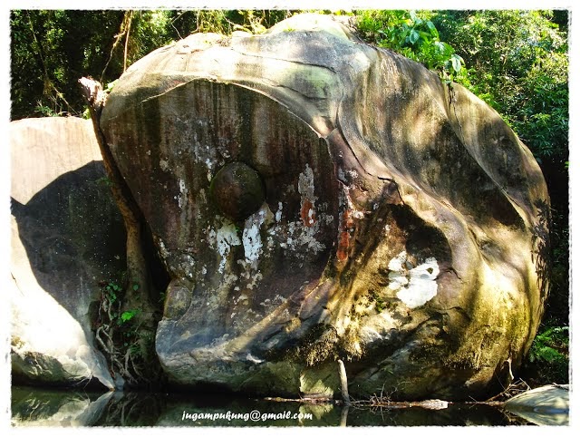 Outdoor, dua roda dan sejarah : Batu-Batu Misteri di Sarawak