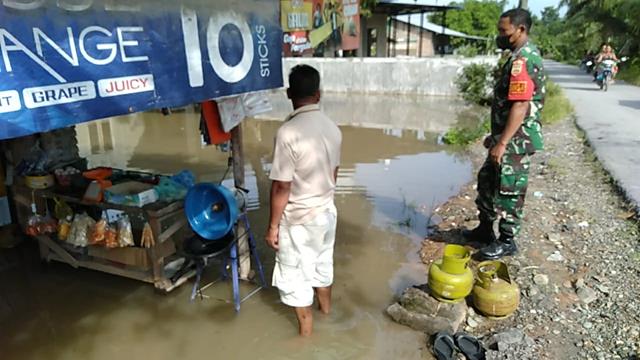Peduli Warga Terdampak Banjir, Personel Jajaran Kodim 0208/Asahan Lakukan Monitoring Wilayah Binaan