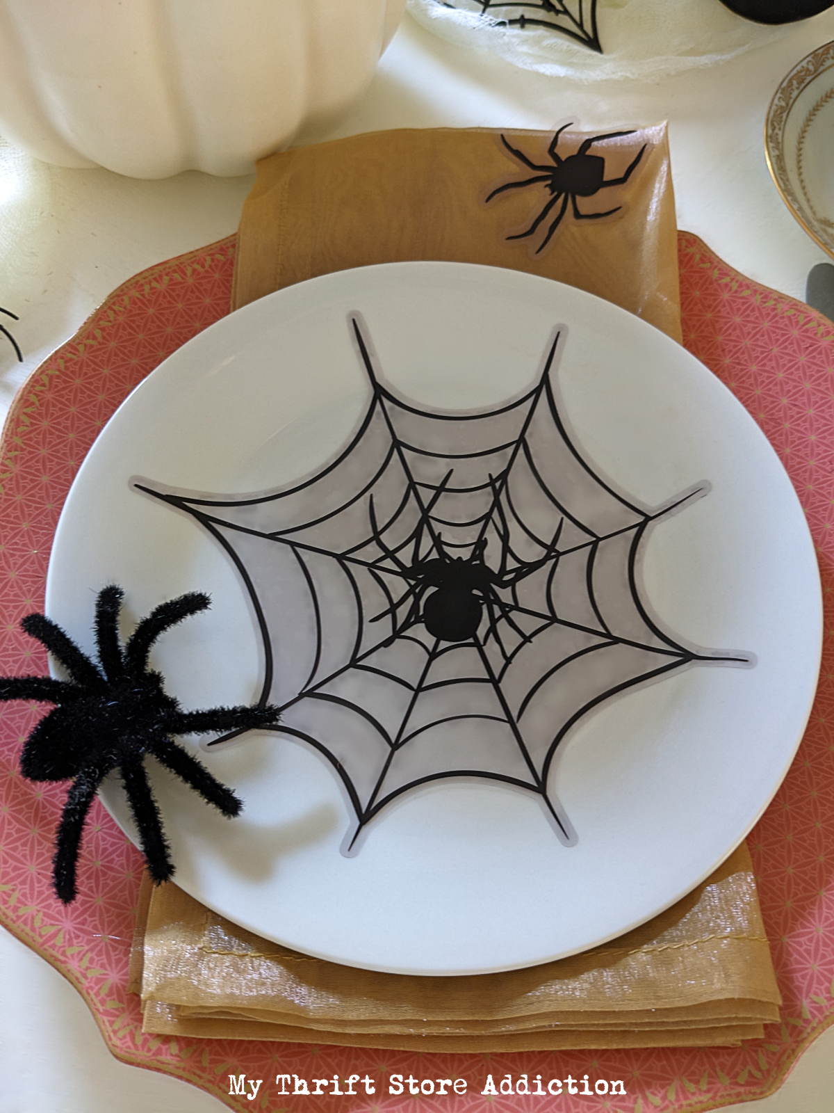 nontraditional elegant Halloween table