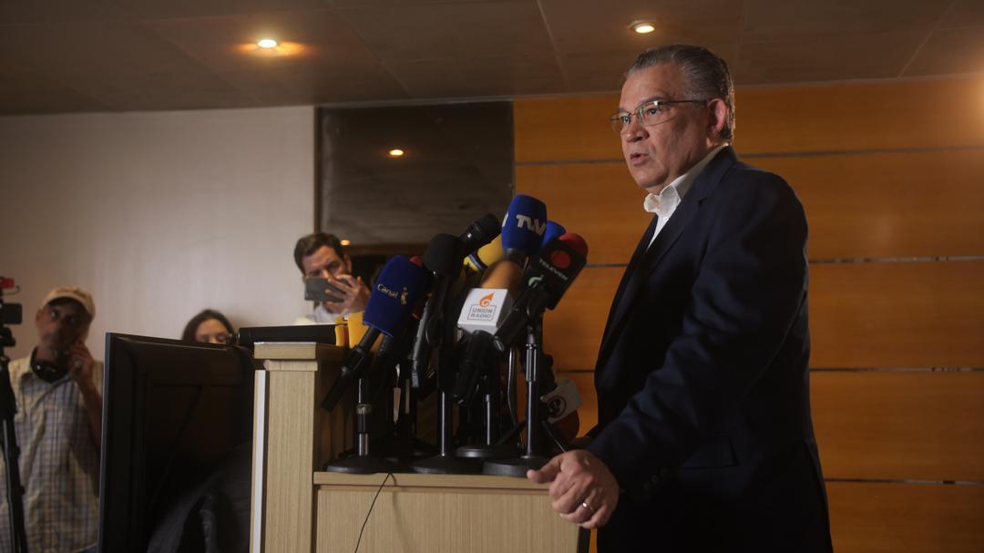 Enrique Márquez anunció que continúa en la carrera presidencial