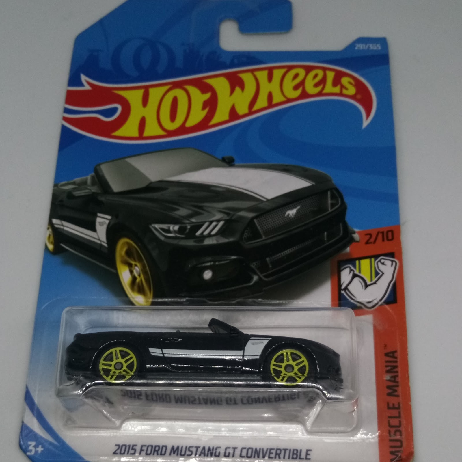  Hot  Wheels  Ford Mustang GT Convertible m4toys com