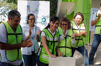 Da Laura Fernández banderazo para ampliación de dispensario médico