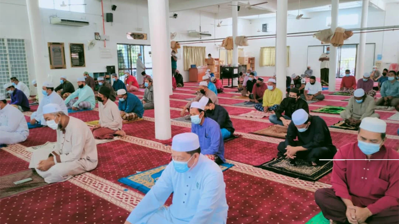 Perlis Benarkan Solat Dengan Rapatkan Saf Di Masjid Bermula Esok, 23 Mac 2021