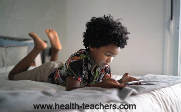Playing games on an iPad stops the growth of children's muscles and bones - Health-Teachers