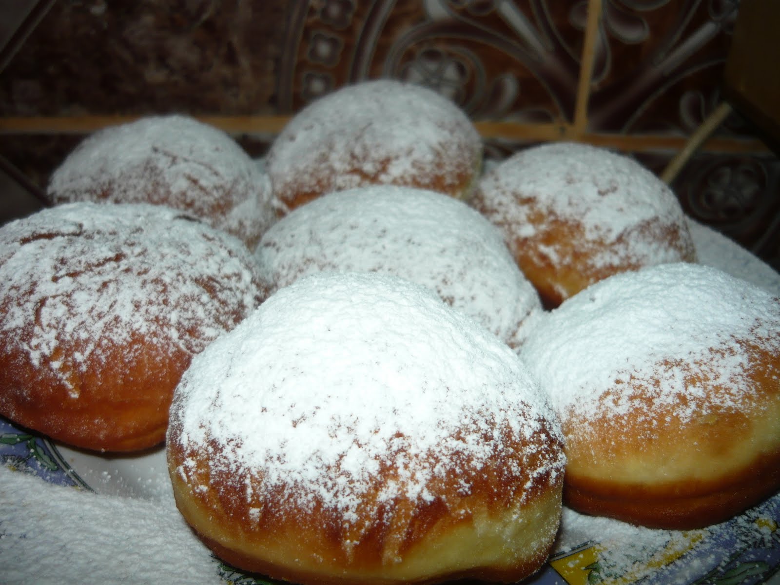 Bucataria Loanei Gogosi Pufoase Ca La Mama Acasa