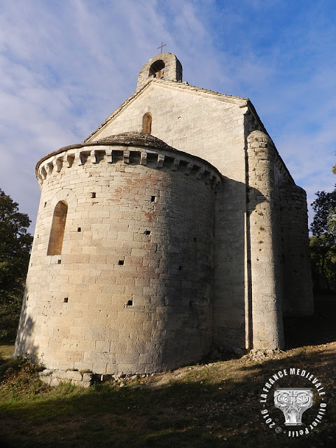 BOLLENE (84) - Chapelle romane de Bauzon