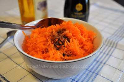Морковь с льняным маслом и соевым соусом