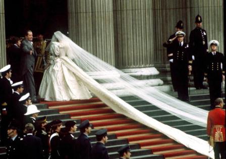 princess diana wedding gown photos. princess diana wedding dress