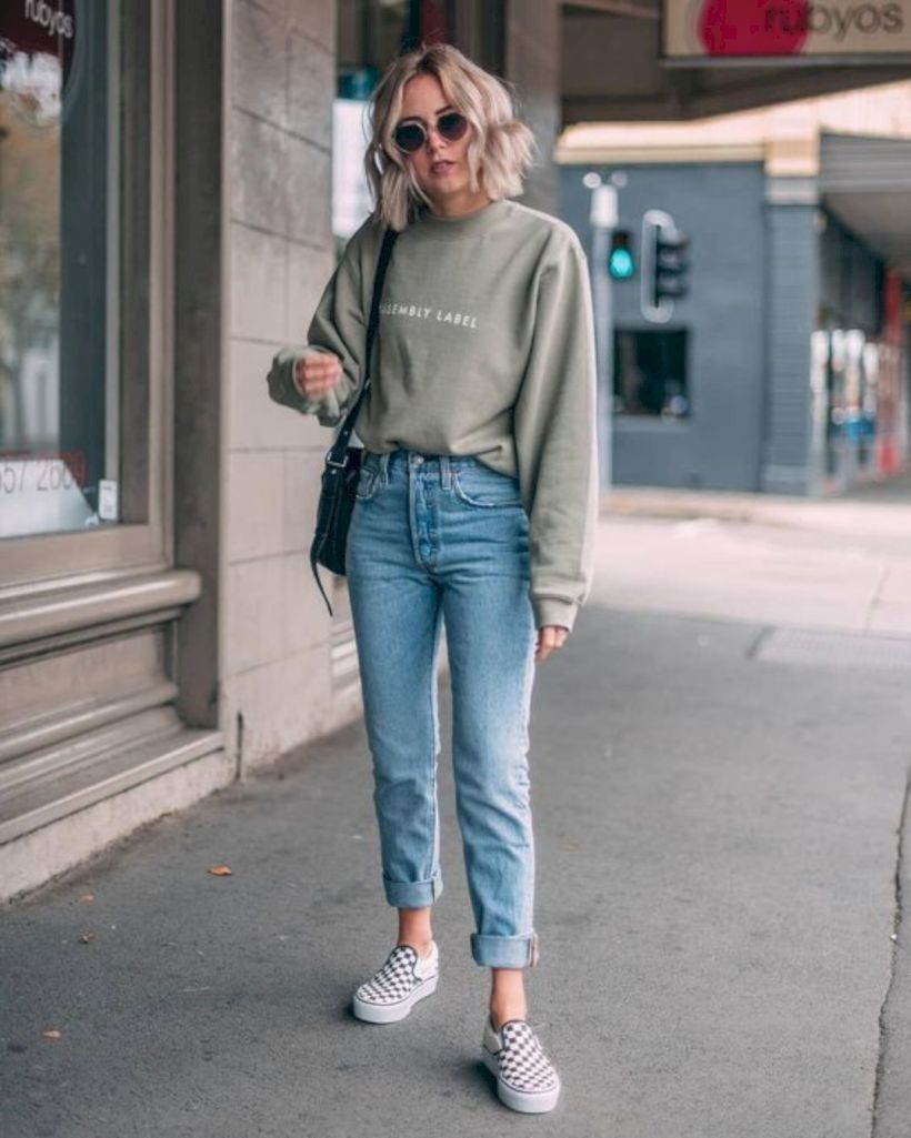 Blue Jeans Ideas for Moms That Look Cool 2019