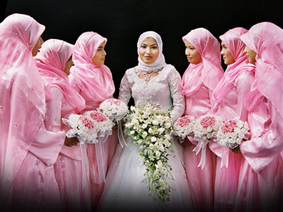 Muslimah Fashion Show 2011 on Jilbab Muslim Woman  Islamic Fashion Wedding Make Up And Dress