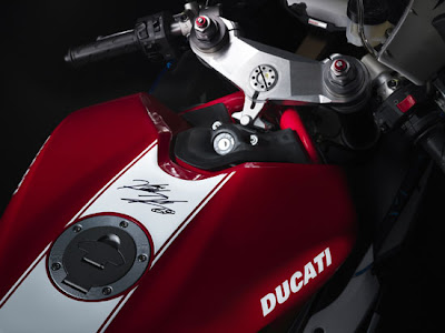 Ducati 848 2010 Nicky Hayden Edition tank