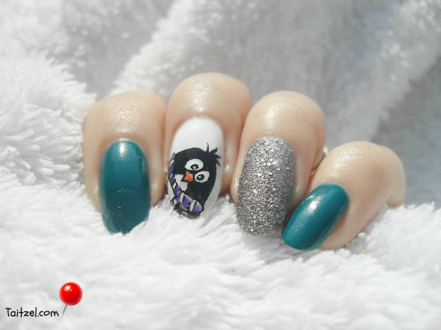 Model de unghii pentru Craciun Christmas nail art penguin