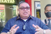 Pengacara Kondang Razman Nasution Hadiri Pemeriksaan di Poldasu Terkait Denise dan Syamsul