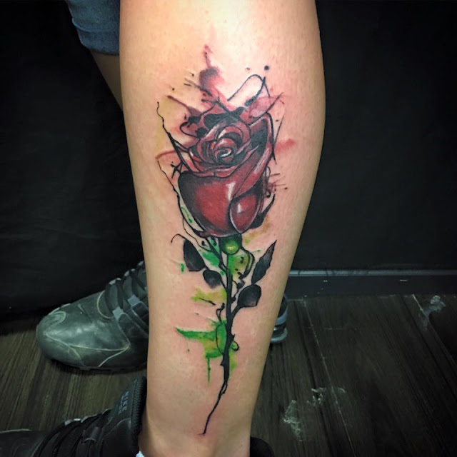 Tatuagens femininas em aquarela 