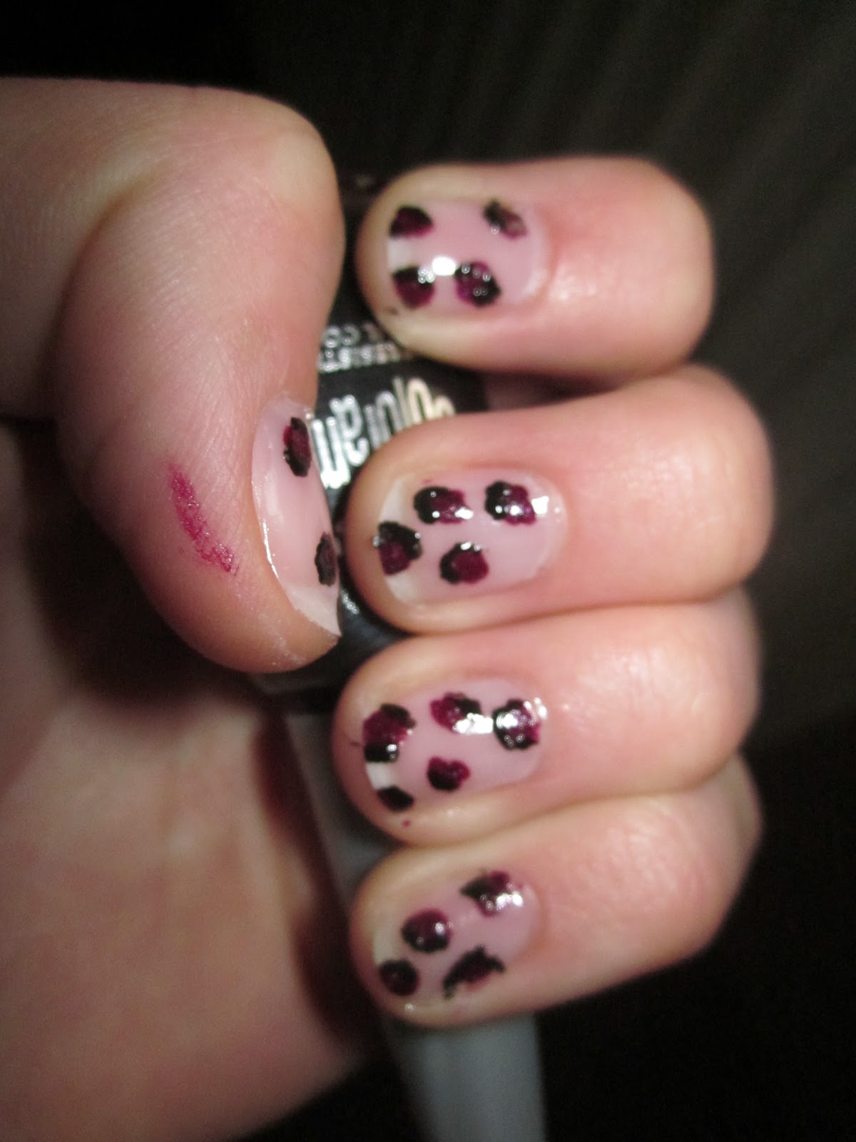 Leopardenmuster Nageldesign