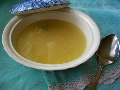 caldo casero de pollo