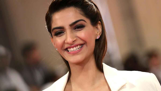 Sonam kapoor photos and images free download