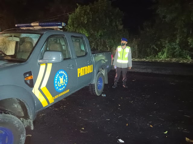 Satuan Polairud Polres Karangasem Blue Light Patrol Menjaga Harkamtibmas di Obyek Wisata Candidasa