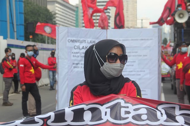 Berita Foto : Aksi May Day 2021