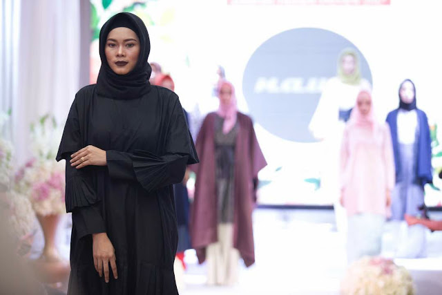 ROOPAWAN - Majlis Pelancaran Portal Membeli-belah Atas Talian & Pertunjukan Fesyen Lebaran 2017