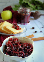 Γλυκόξινο chutney με παντζάρι, μήλο και cranberries