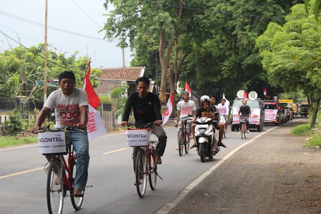Tolak Tambang Emas, Warga Melakukan “Aksi Ngontel” Banyuwangi - Surabaya