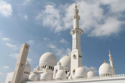 http://www.abudhabi-ofw.blogspot.com/2012/12/zayed-mosque.html