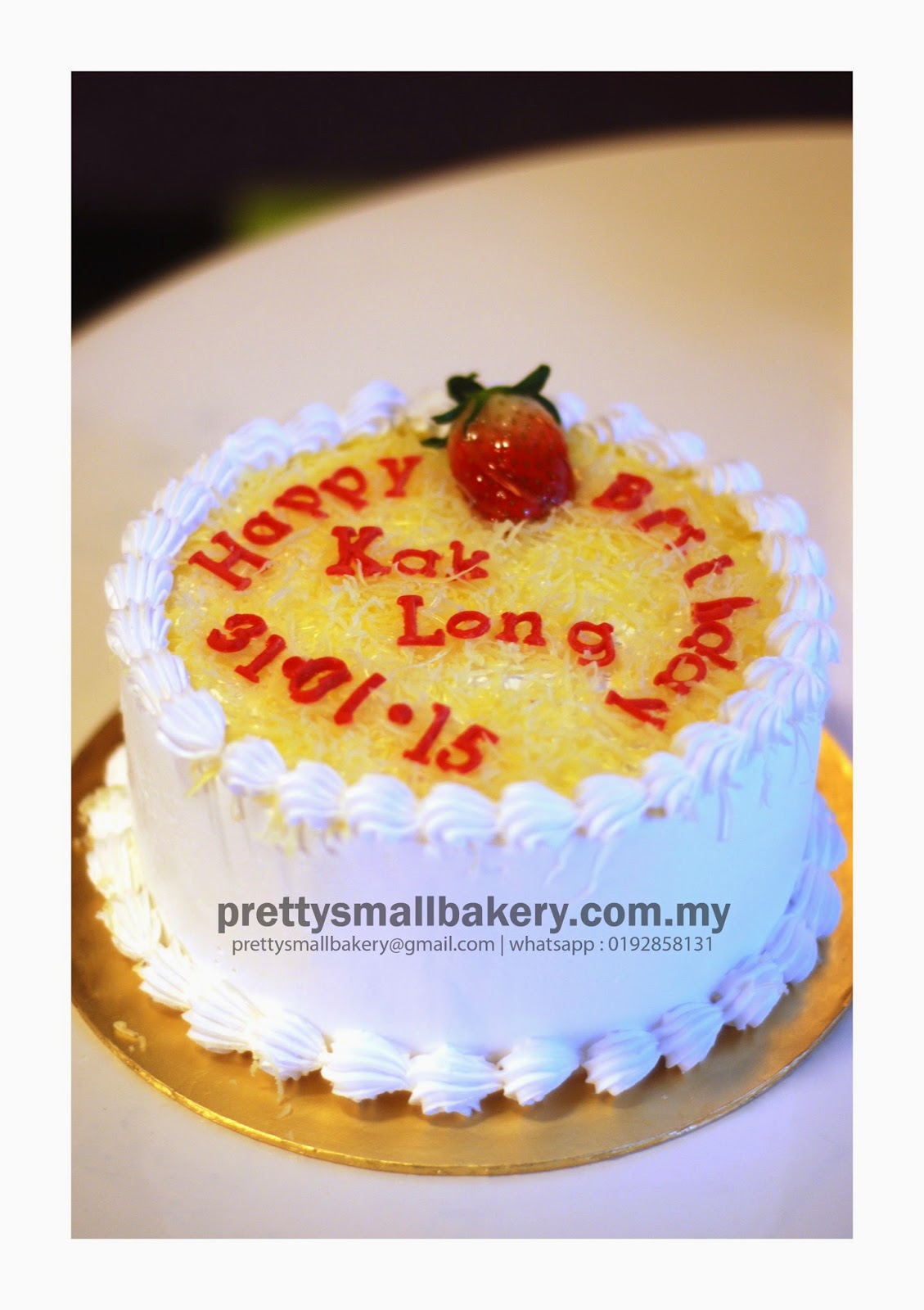 Kek fresh cream with strawberry - Prettysmallbakery