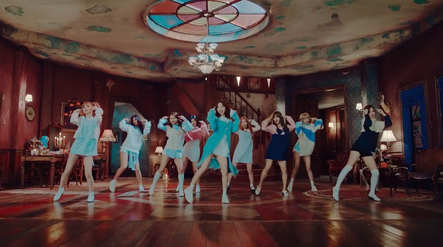 Tayangan MV "TT" TWICE Menjadi Grup Kpop Tercepat Raih 10 Juta