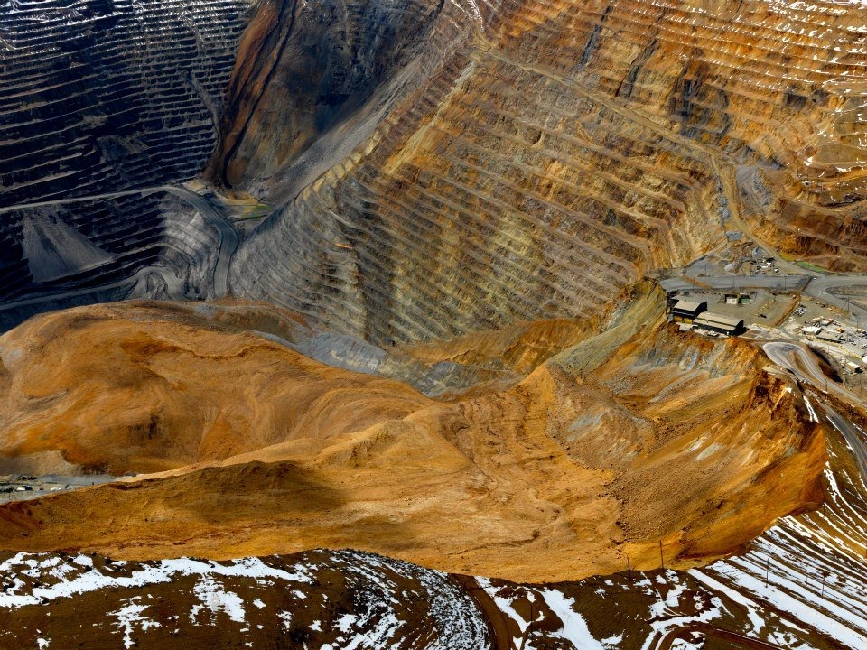bingham-canyon-mine-landslide-2 bingham-canyon-mine-landslide-2