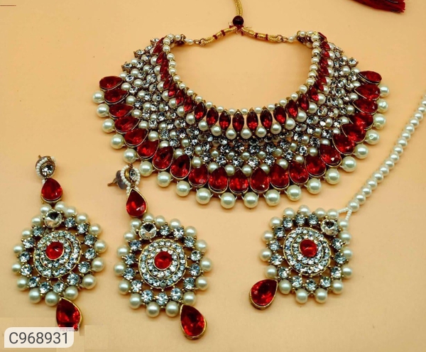 Glamorous Stones & Pearls Jewellery Sets   